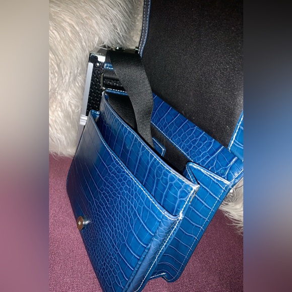 💎 Urban Outfitter’s💎Crossbody bag💎Mediana💎Blue Navy 💎#BLUE - Picture 6 of 16